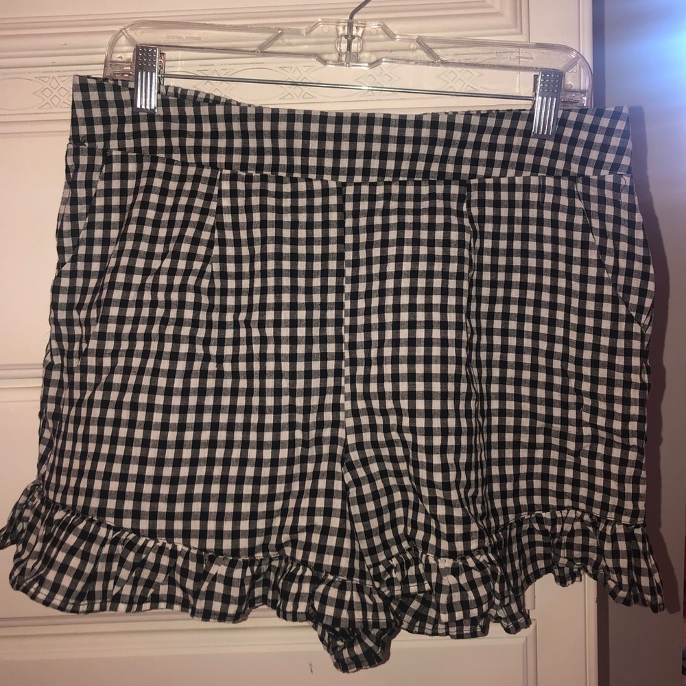Charlotte Russe high waisted shorts size large